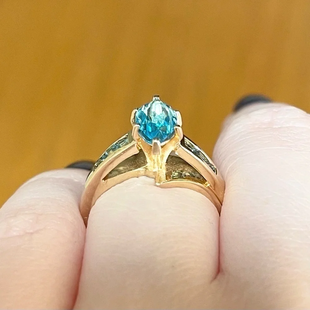 Vintage 1.35 swiss blue topaz marquis large baguette 14k solid yellow gold ring - Picture 4 of 10